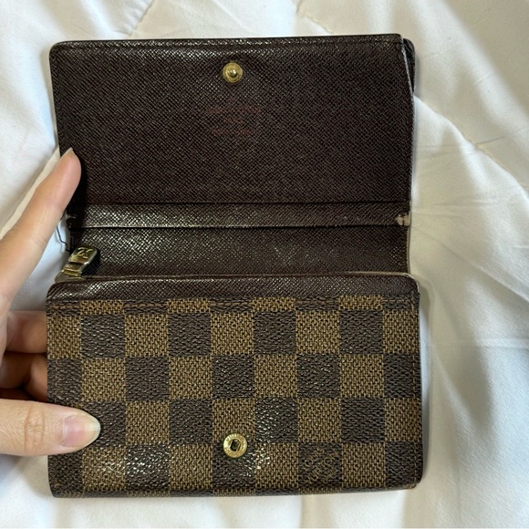 Louis Vuitton Damier Ebene Wallet - Picture 4 of 13